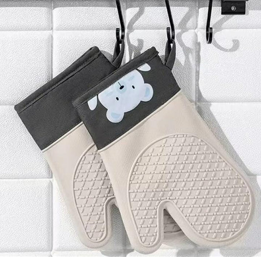Silicone Insulated Oven Gloves – A Pair for Complete Protection!