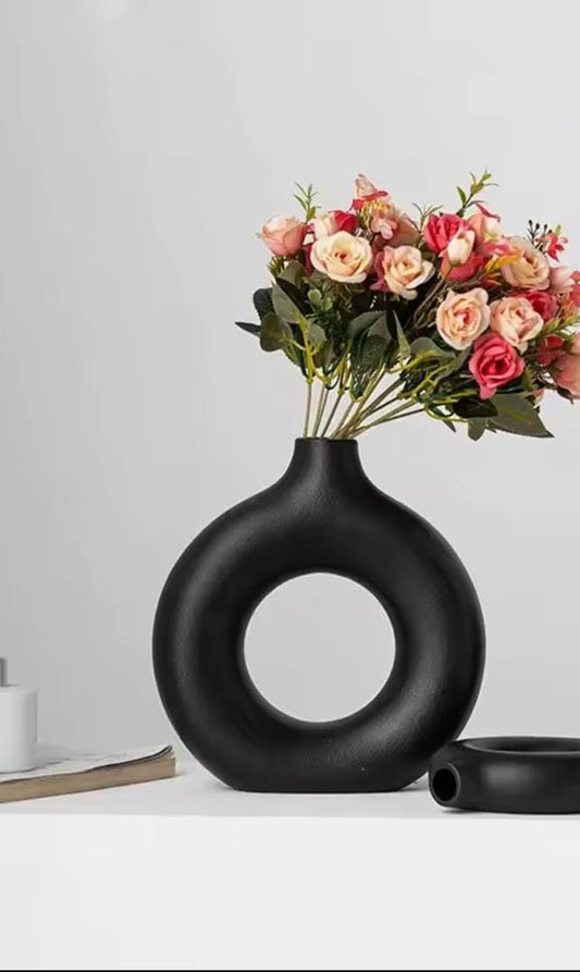 Modern Doughnut-Shaped Ceramic Flower Vase