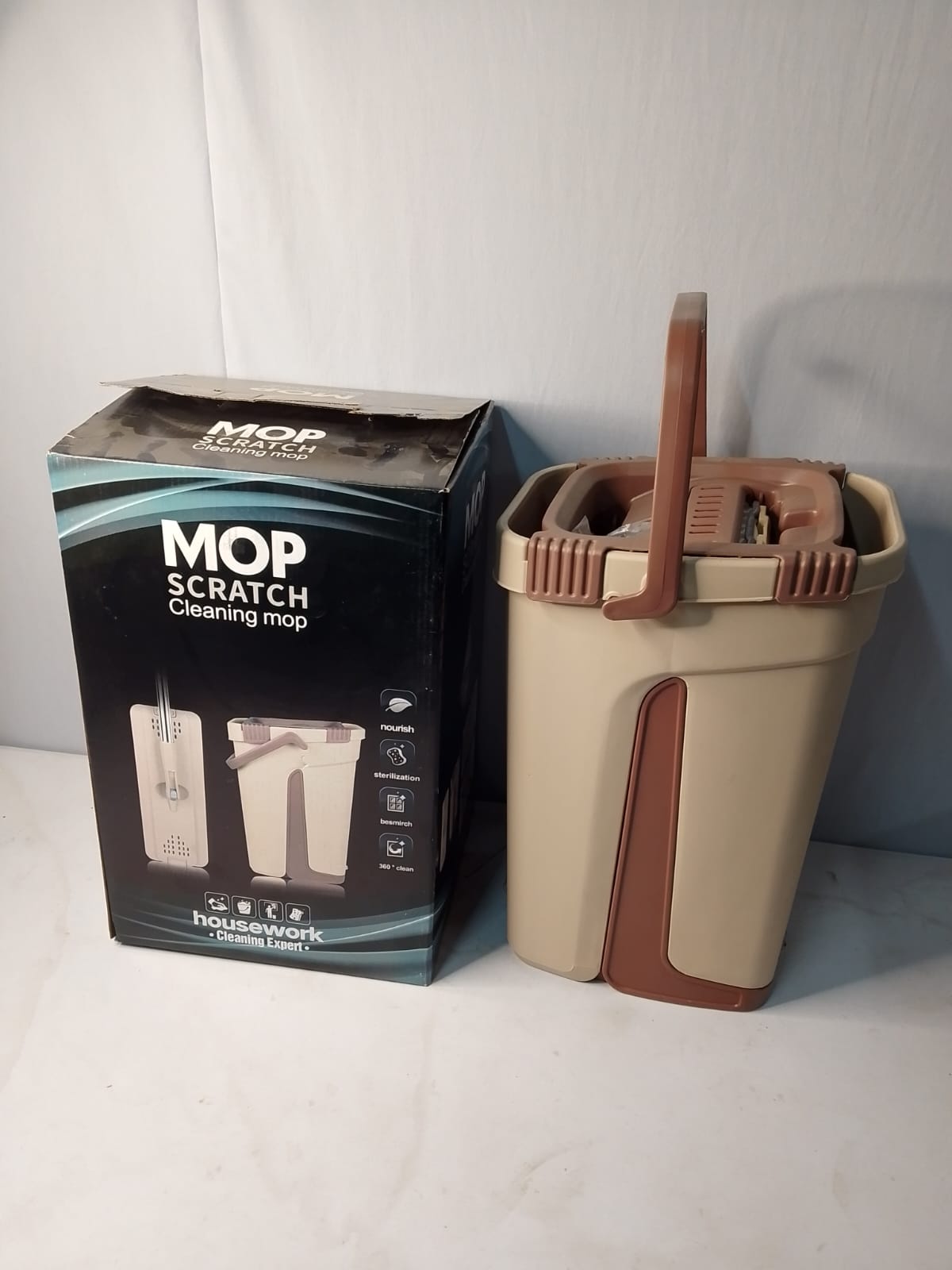 Magic Squeeze Mop & Bucket Set .Hands-Free 360° Flat Floor Cleaner