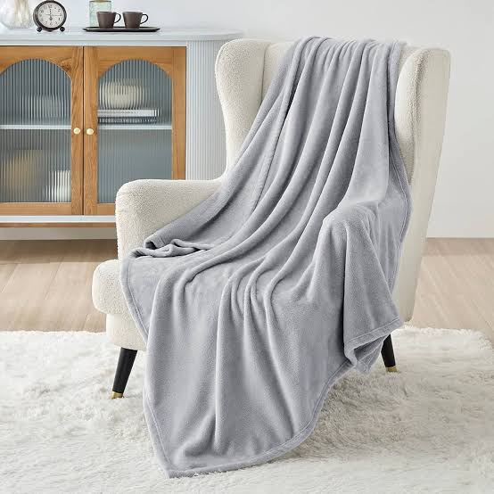 6x6 Fleece Blanket – Soft & Warm Comfort