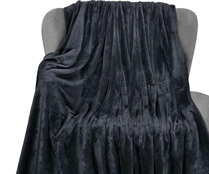 6x6 Fleece Blanket – Soft & Warm Comfort