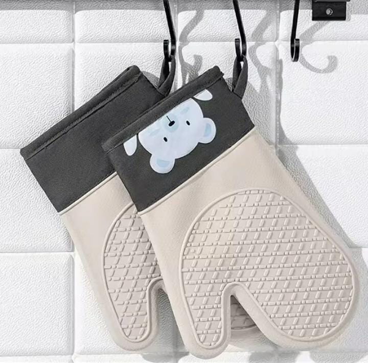 Silicone Insulated Oven Gloves – A Pair for Complete Protection!