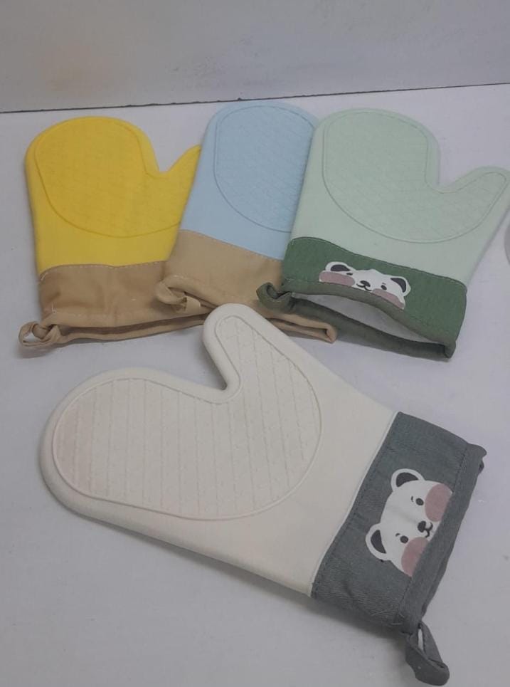 Silicone Insulated Oven Gloves – A Pair for Complete Protection!