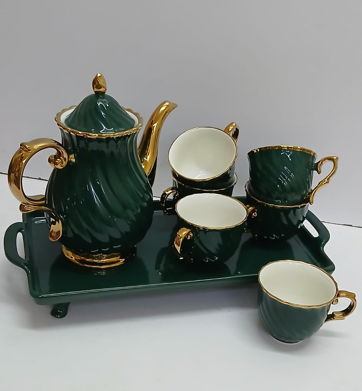 Green Nordic Tea Set – Elegant Minimalist Serveware for Modern Homes