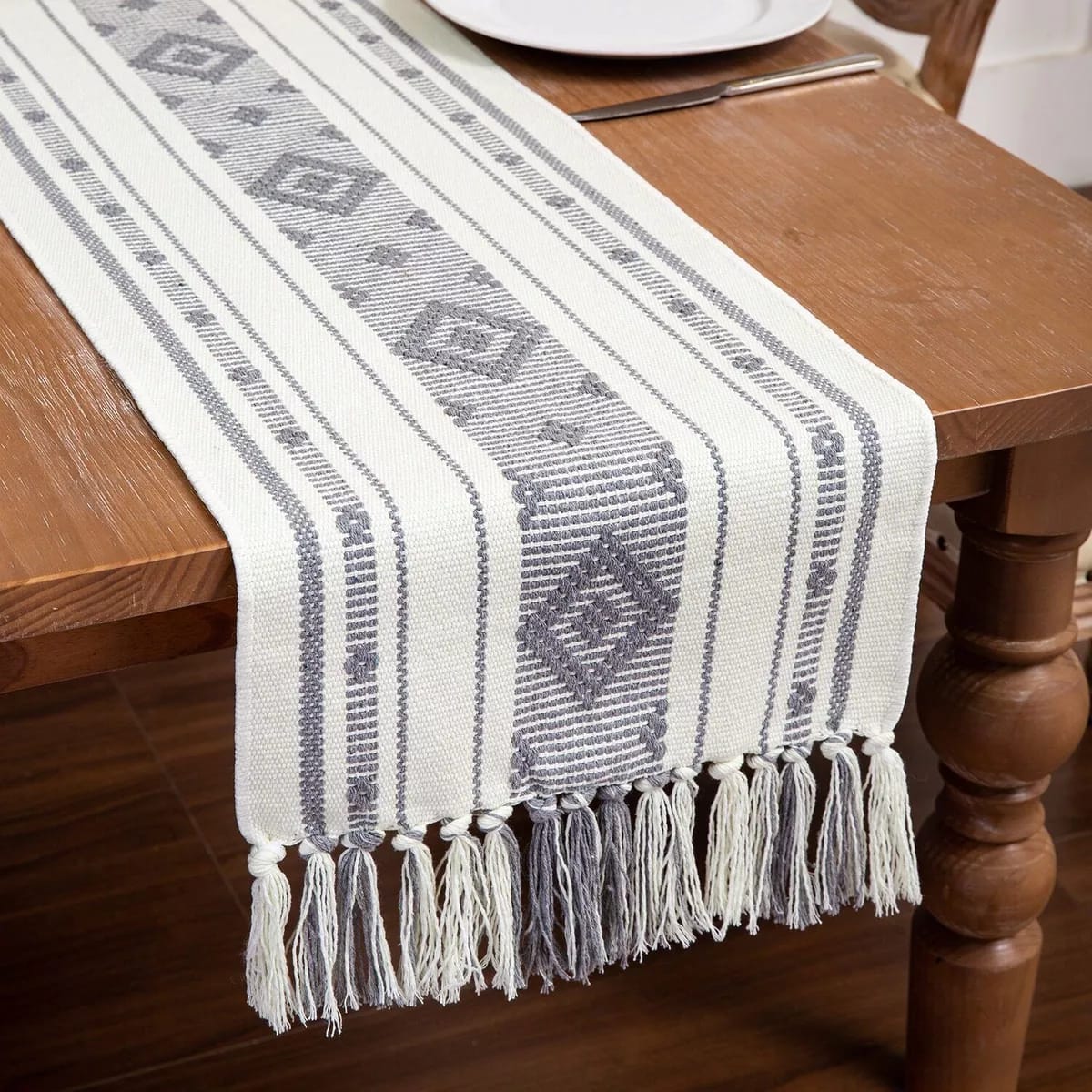 High-Quality Table Runners.