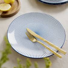 Elegant Porcelain Serving Plate – Classic White Dinnerware for Stylish Presentation